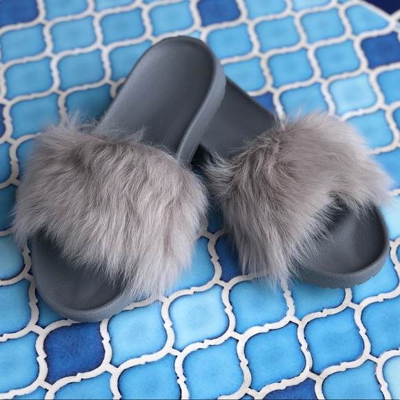 Ugg Royale Slides - Picture 5 of 7